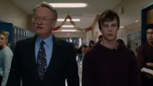 Задник к фильму "Одолевая тьму" #700598