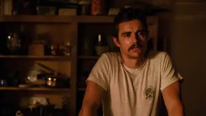 Задник к фильму "Любовь истекает кровью" #369166