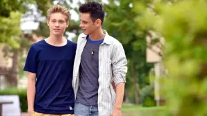 Задник к фильму "Поцелуи украдкой" #445891