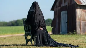 Задник к фильму "Женщина во дворе" #612745