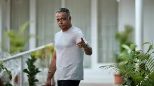Задник к фильму "கார்மேனி செல்வம்" #844155
