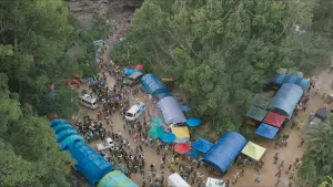 Задник к фильму "13 жизней" #431673