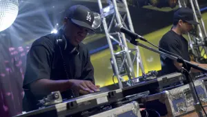 Задник к фильму "Голос улиц" #187002