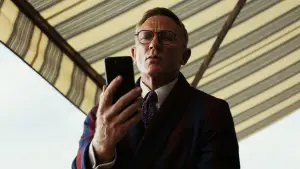 Задник к фильму "Достать ножи: Стеклянная луковица" #592455