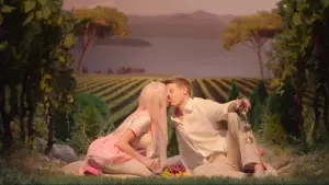 Видео к фильму Дорогая, я больше не перезвоню | Дорогая, я больше не перезвоню | Официальный трейлер