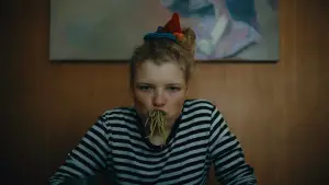 Задник к фильму "How to Be Normal and the Oddness of the Other World" #781578