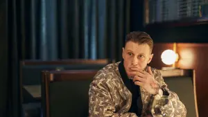 Задник к фильму "Женщина" #371278