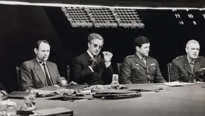 Задник к фильму "Доктор Стрейнджлав, или Как я научился не волноваться и полюбил атомную бомбу" #659033