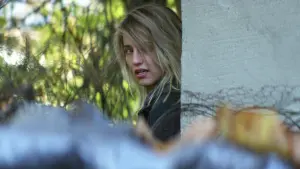 Задник к фильму "Впадина в земле" #424988