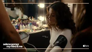 Задник к фильму "Селена Гомес: я и мой мир" #353817