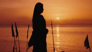 Задник к фильму "The Seas Between Us" #783729