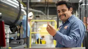 Задник к фильму "Обжигающе горячий" #176541