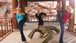 Задник к фильму "DOA: Живым или мертвым" #337213