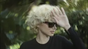 Задник к фильму "Блондинка" #696877