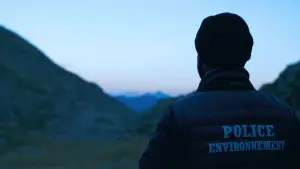 Видео к фильму The Shepherd and the Bear | A First Look