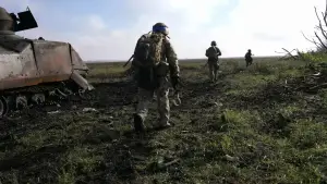 Задник к фильму "2000 Meters to Andriivka" #539430