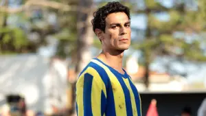 Задник к фильму "Лефтер: история обычного человека" #617334