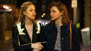 Задник к фильму "В объятиях лжи" #321217