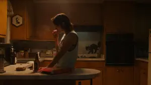 Задник к фильму "Любовь истекает кровью" #434541