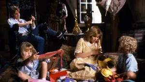 Задник к фильму "Цветы на чердаке" #428734