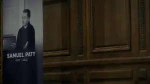 Задник к фильму "Samuel Paty, le temps de la justice" #777731