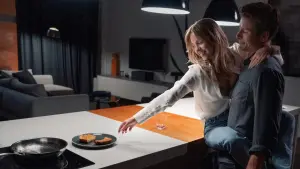 Задник к фильму "Кто угодно, кроме тебя" #160813