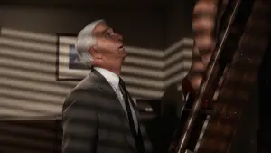 Задник к фильму "Голый пистолет: Из полицейских архивов" #637885