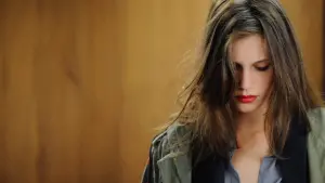 Задник к фильму "Молода и прекрасна" #427500