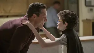 Задник к фильму "Неуязвимый мальчик" #605779