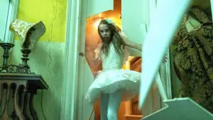 Задник к фильму "Эбигейл" #472053