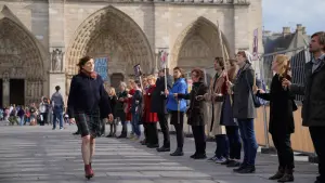 Задник к фильму "Нотр-Дам" #492939