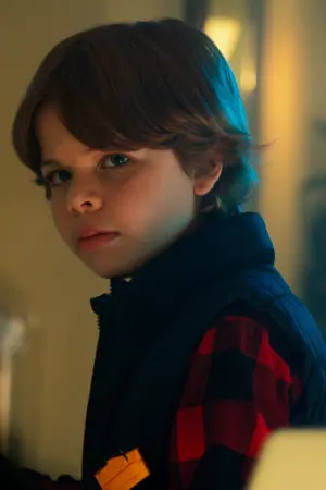 Постер к фильму "Назад к динозаврам" #374859