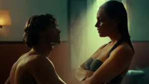 Задник к фильму "Все оттенки красного" #743525