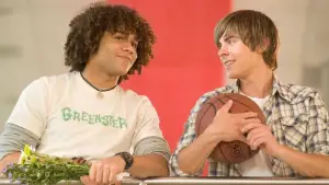 Задник к фильму "Классный мюзикл 3: Выпускной" #721456