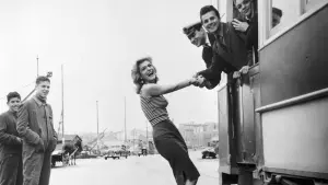 Задник к фильму "Никогда в воскресенье" #483908