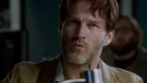 Задник к фильму "Улики" #463002