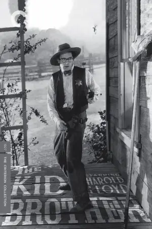 Постер к фильму "Младший брат" #768043