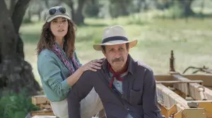 Видео к фильму Familia | Official Trailer [Subtitled]