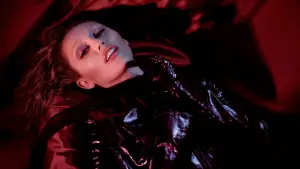 Задник к фильму "Майли Сайрус: Нечто красивое" #713916