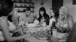 Задник к фильму "Быстрая Кошечка! Убей, Убей!" #424401