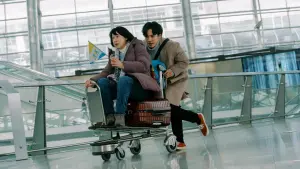 Видео к фильму Отпуск по-корейски | трейлер азиатской комедии ОТПУСК ПО-КОРЕЙСКИ, в кино с 4 января