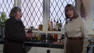 Задник к фильму "Клуб первых жен" #677735