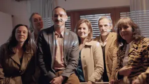 Задник к фильму "Immerhin: Die Kunst, die Kunst" #198119