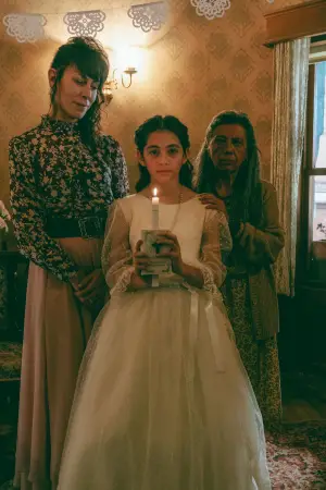 Постер к фильму "Сущность. Семейный кошмар" #632404