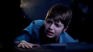 Задник к фильму "Медальон" #334387