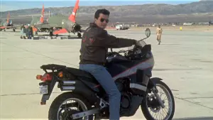 Задник к фильму "Горячие головы" #278749