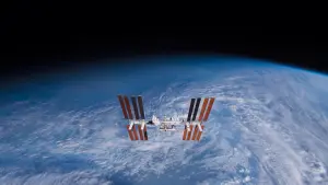 Видео к фильму Прекрасная планета | Official IMAX&reg; Trailer