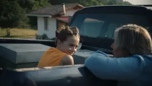 Задник к фильму "20 тысяч пород пчёл" #190572