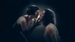 Видео к фильму Поцелуй женщины-паука | Jennifer Lopez Lived Her Old Hollywood Musical Fantasy in 'Kiss of the Spider Woman'