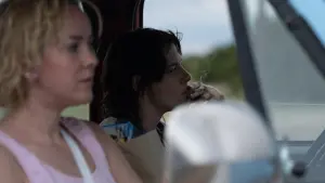 Задник к фильму "Любовь истекает кровью" #434515